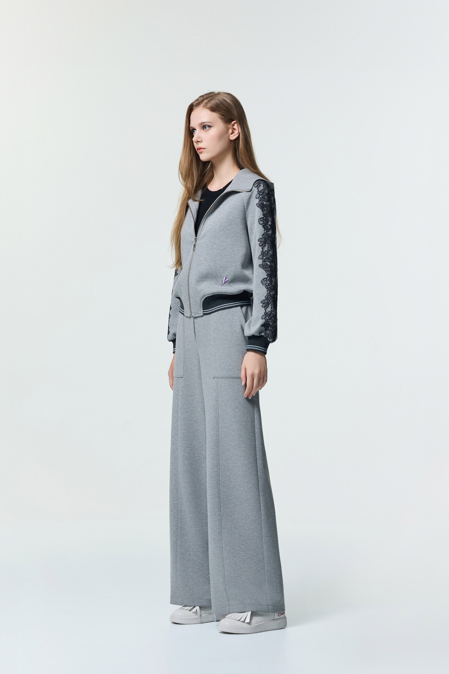 休閒風寬褲休閒風寬褲,刺繡,寬褲,秋冬穿搭,褲子,黑色褲子