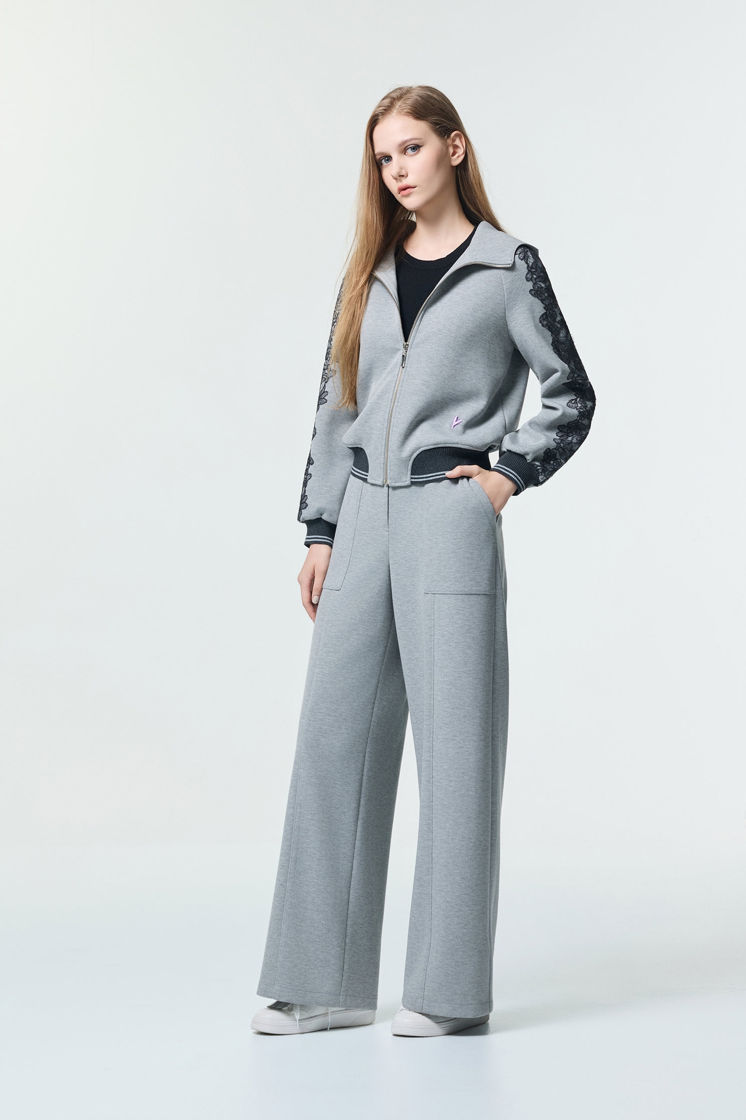 休閒風寬褲休閒風寬褲,刺繡,寬褲,秋冬穿搭,褲子,黑色褲子