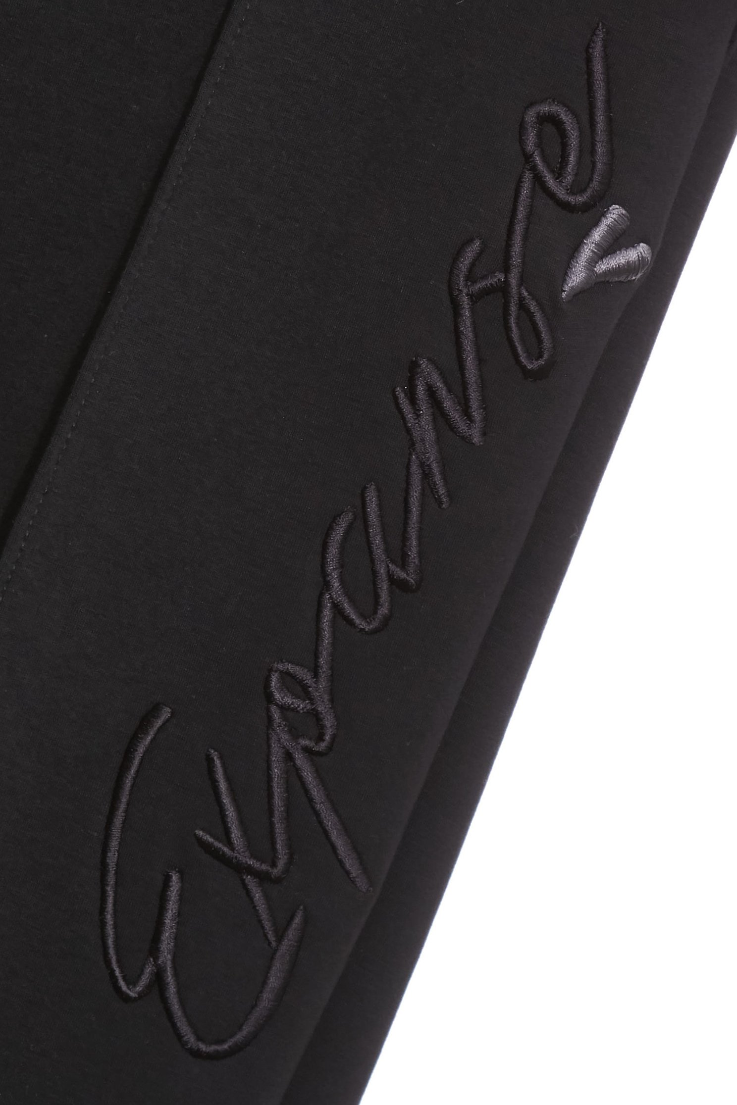 精緻刺繡簡約慢跑褲精緻刺繡簡約慢跑褲,刺繡,秋冬穿搭,褲子,黑色褲子