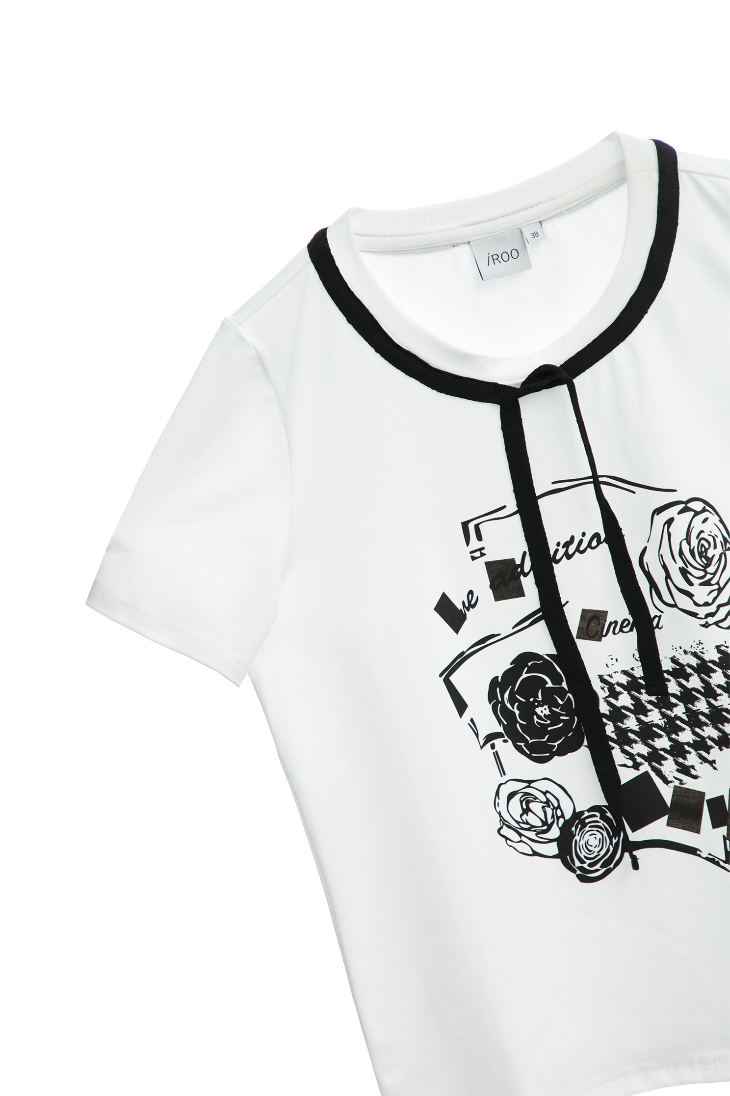 織帶鑲領口T恤上衣織帶鑲領口T恤上衣,T-Shirt,上衣,白色上衣,秋冬穿搭