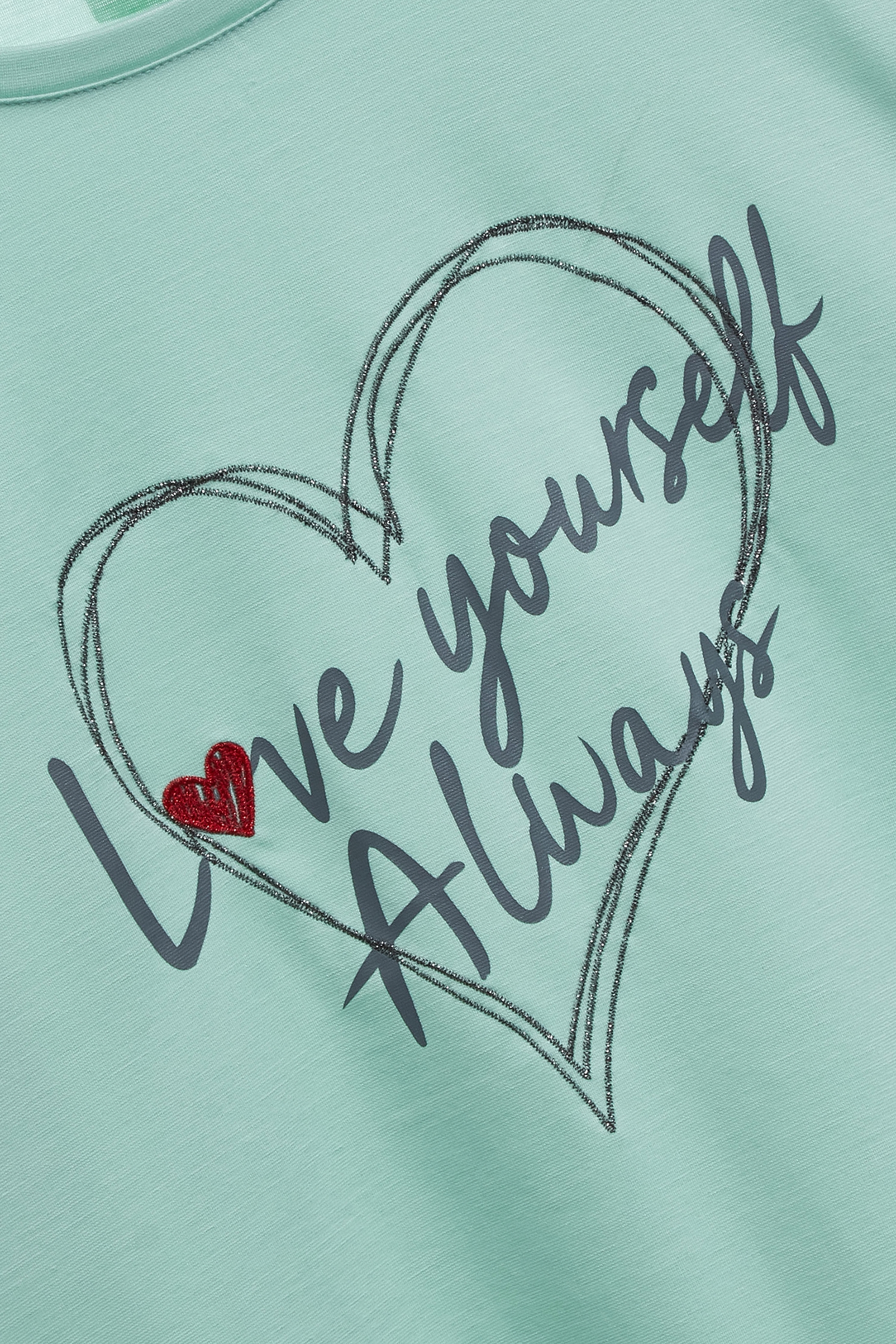 Love Yourself Always 印花寬版上衣Love Yourself Always 印花寬版上衣,上衣,刺繡,春夏穿搭,白色上衣,黑色上衣