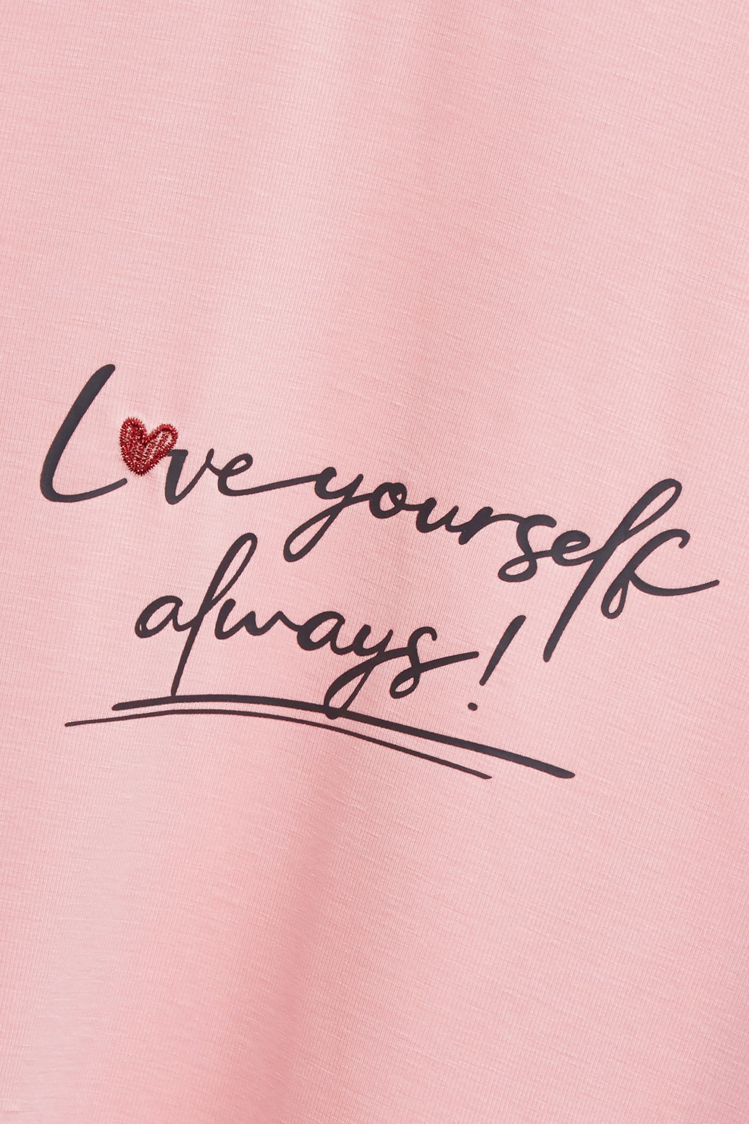 愛自己標語印花窄版上衣Love Yourself Always 印花窄版上衣,T-Shirt,上衣,刺繡,春夏穿搭,白色上衣