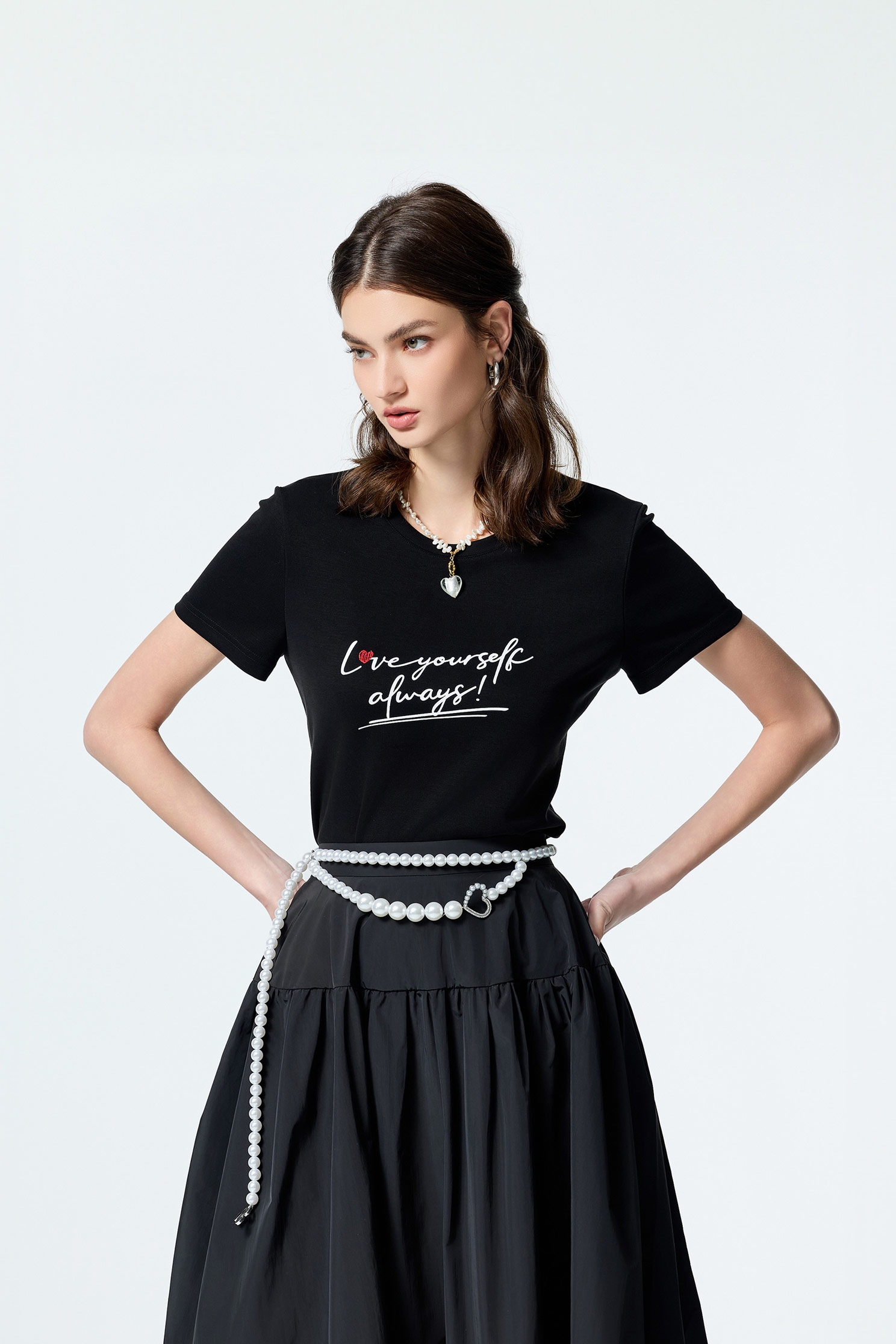 愛自己標語印花窄版上衣Love Yourself Always 印花窄版上衣,T-Shirt,上衣,刺繡,春夏穿搭,白色上衣