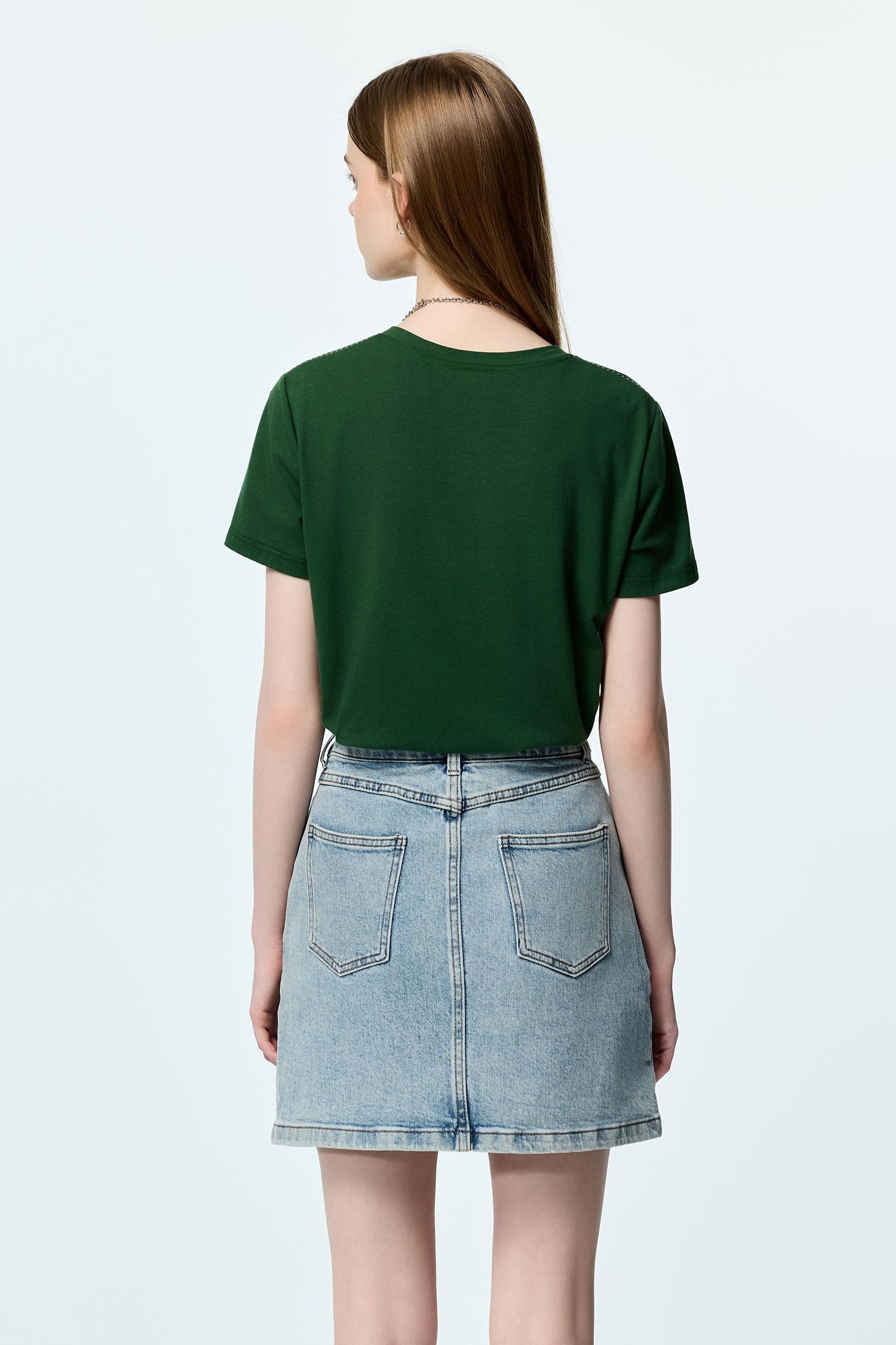 極簡合身鑲色邊T恤上衣極簡合身鑲色邊T恤上衣,T-Shirt,上衣,刺繡,春夏穿搭