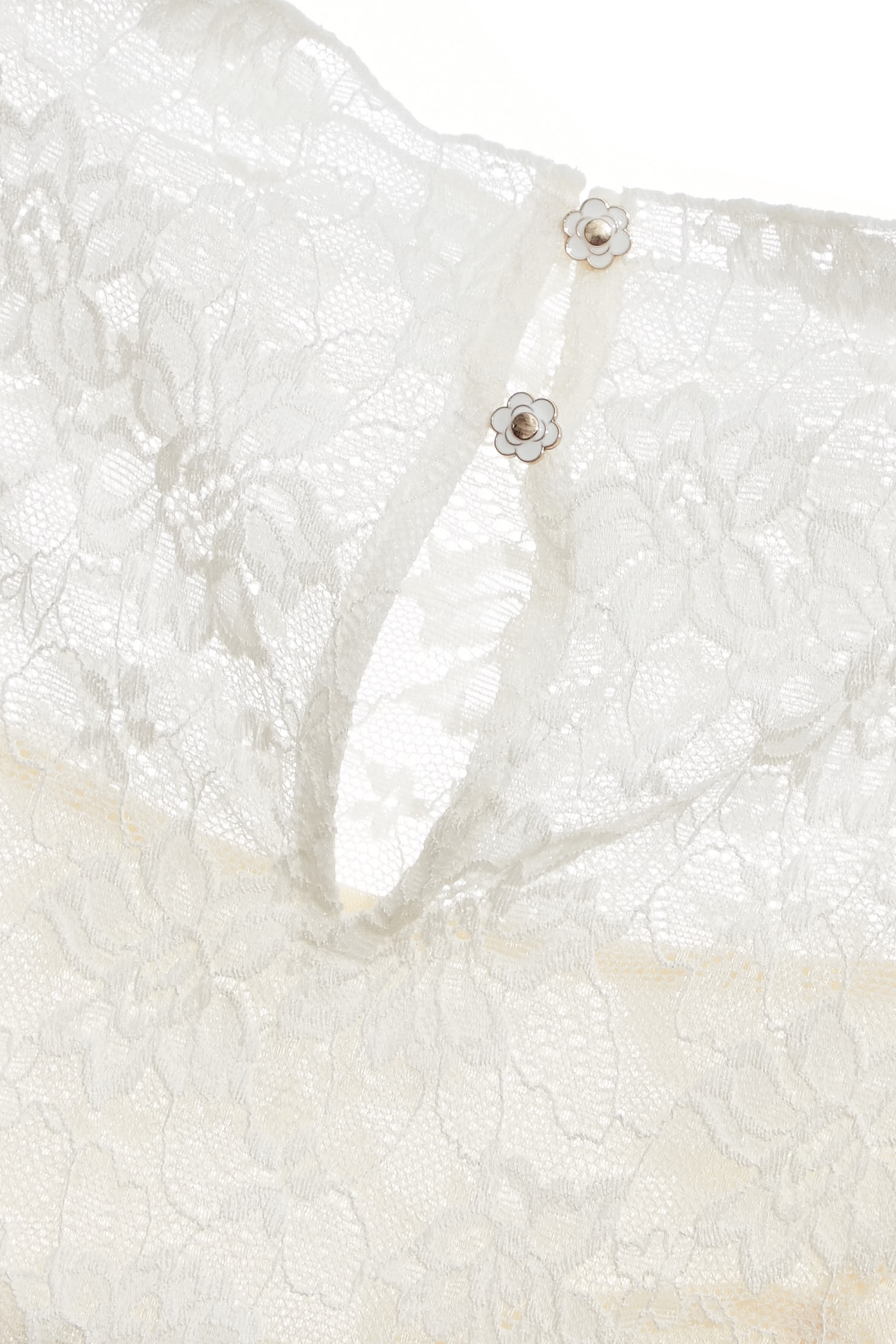 奶油白蕾絲單品上衣奶油白蕾絲單品上衣,上衣,秋冬穿搭,約會特輯,背心,花花世界,蕾絲,蕾絲上衣,蕾絲背心,高領上衣