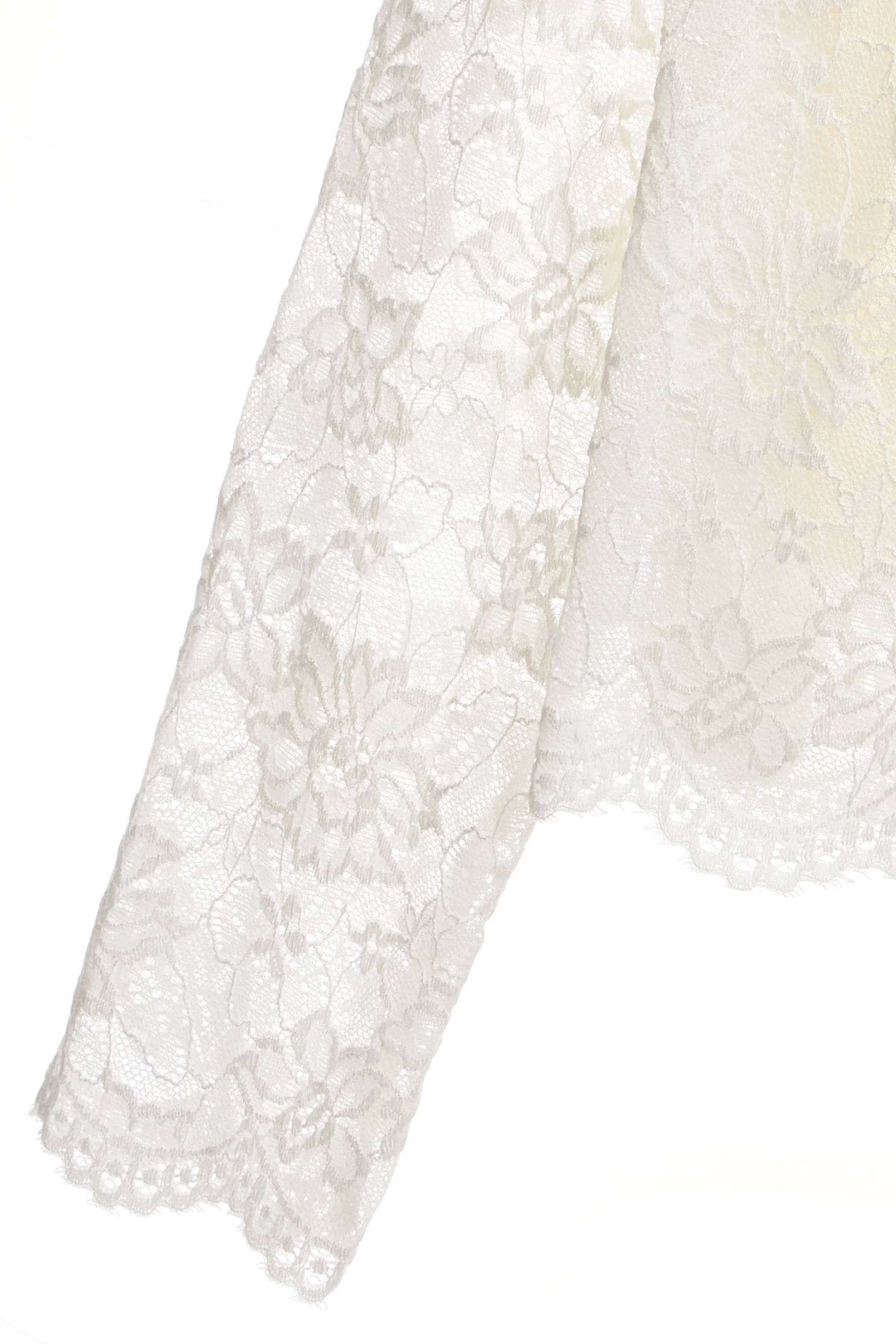 奶油白蕾絲單品上衣奶油白蕾絲單品上衣,上衣,秋冬穿搭,約會特輯,背心,花花世界,蕾絲,蕾絲上衣,蕾絲背心,高領上衣