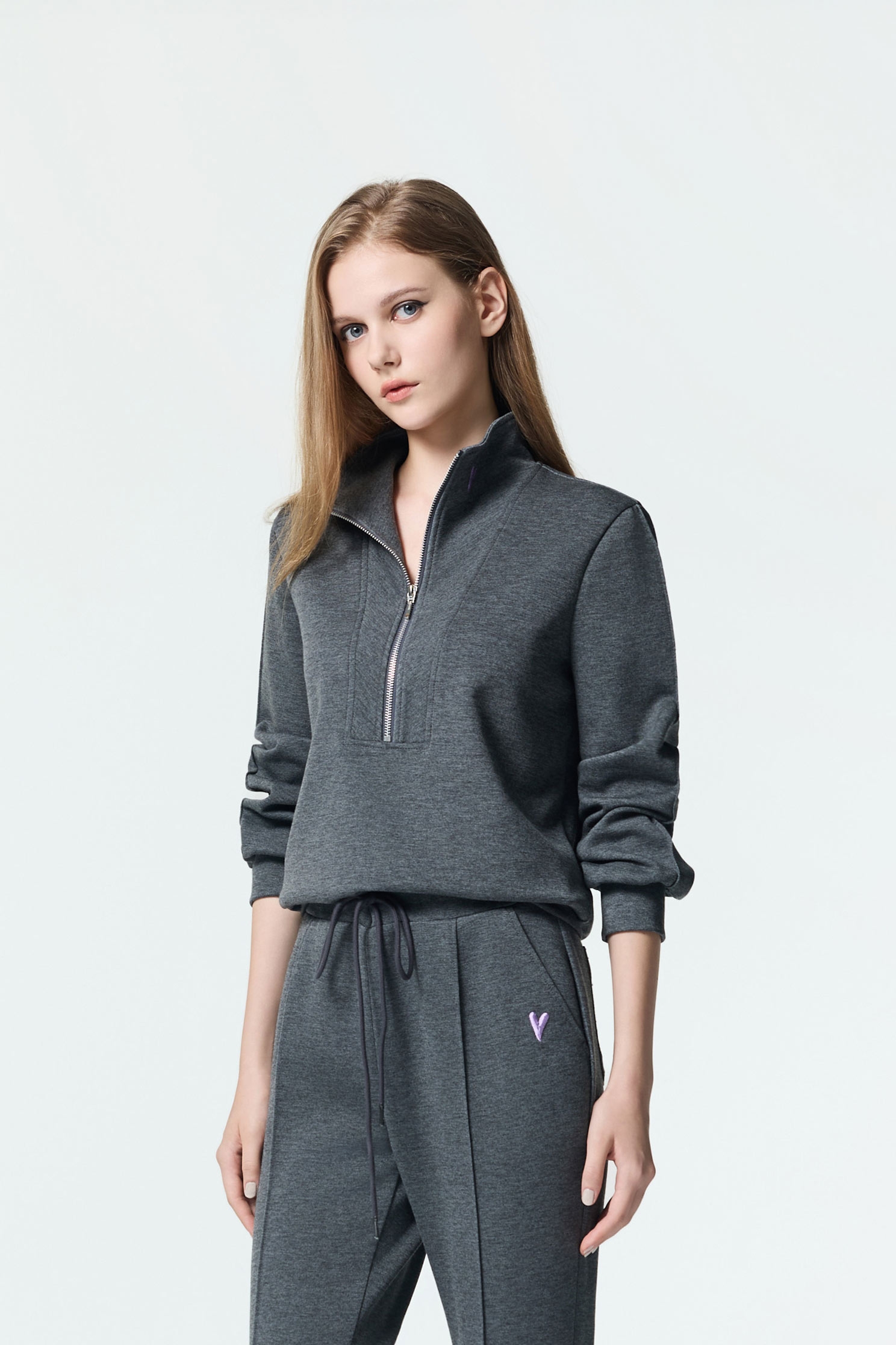 休閒風長袖上衣休閒風長袖上衣,上衣,刺繡,秋冬穿搭