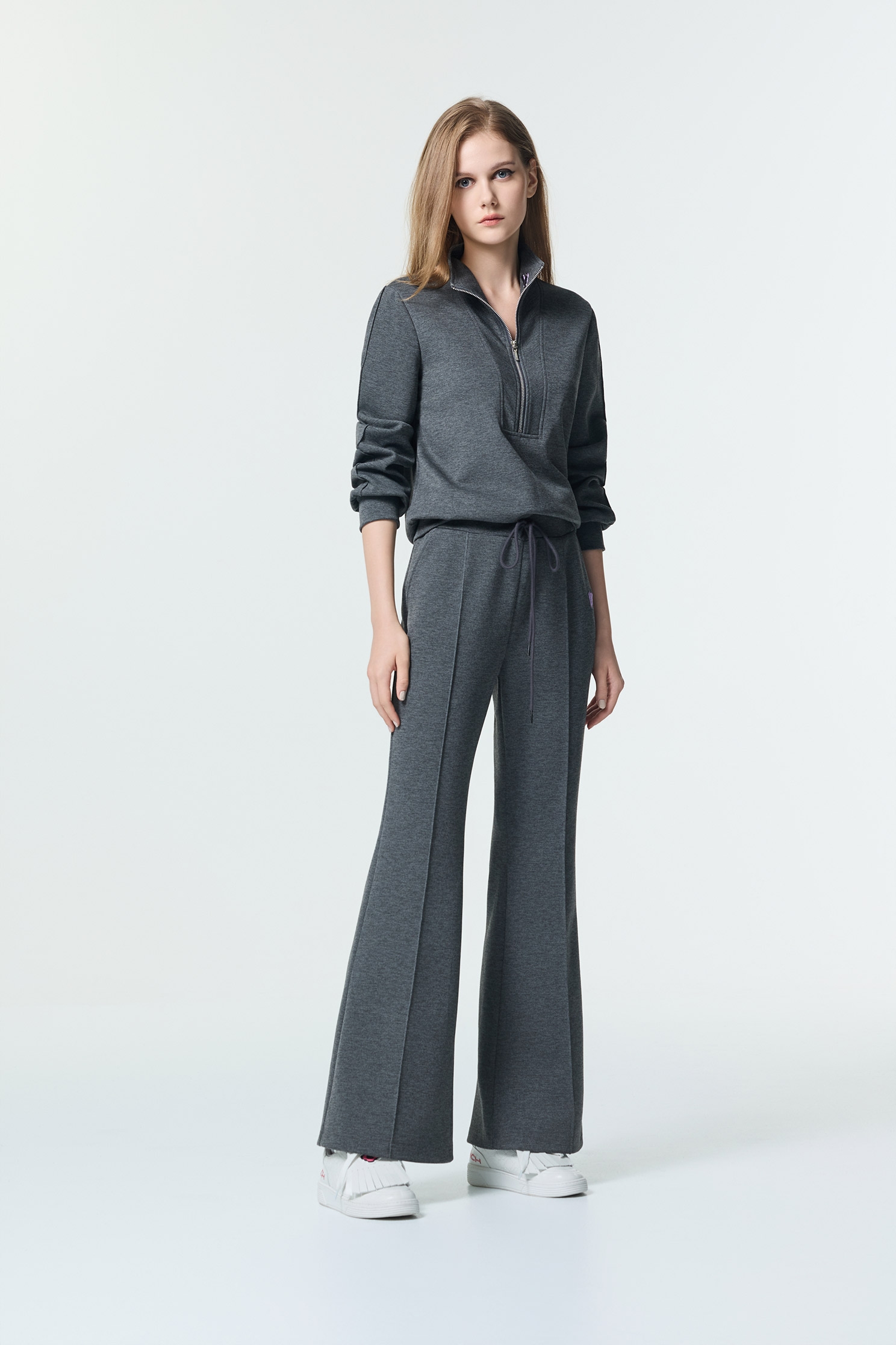 休閒風長袖上衣休閒風長袖上衣,上衣,刺繡,秋冬穿搭