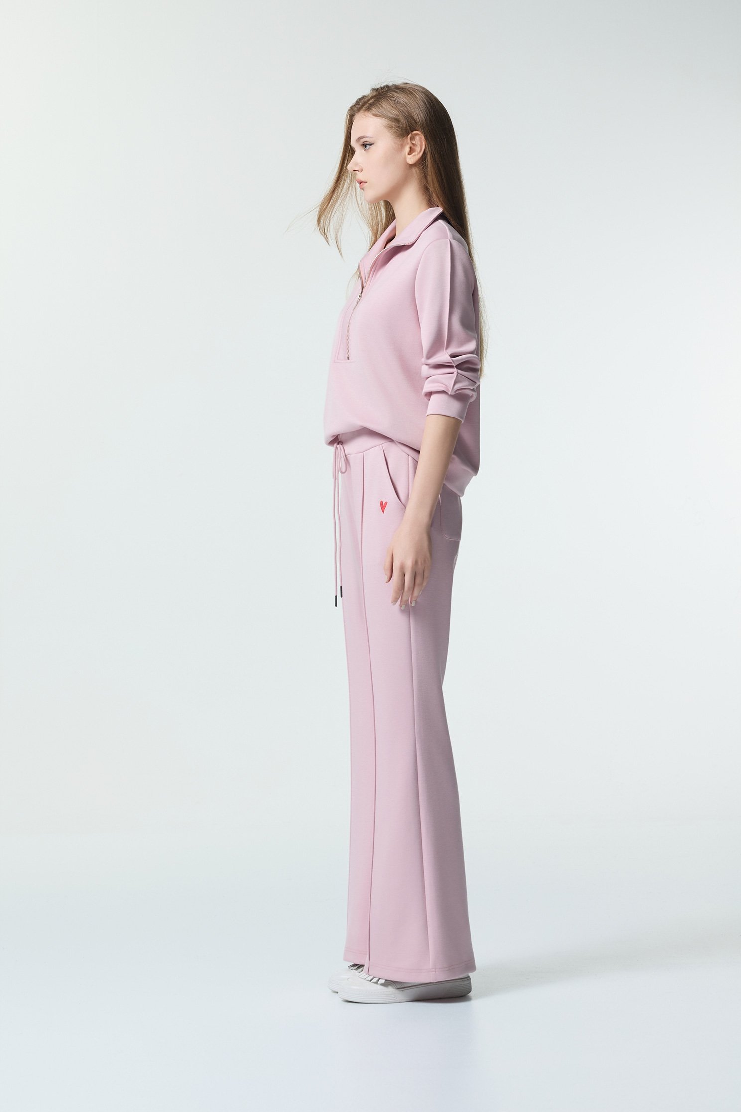 休閒風長袖上衣休閒風長袖上衣,上衣,刺繡,秋冬穿搭