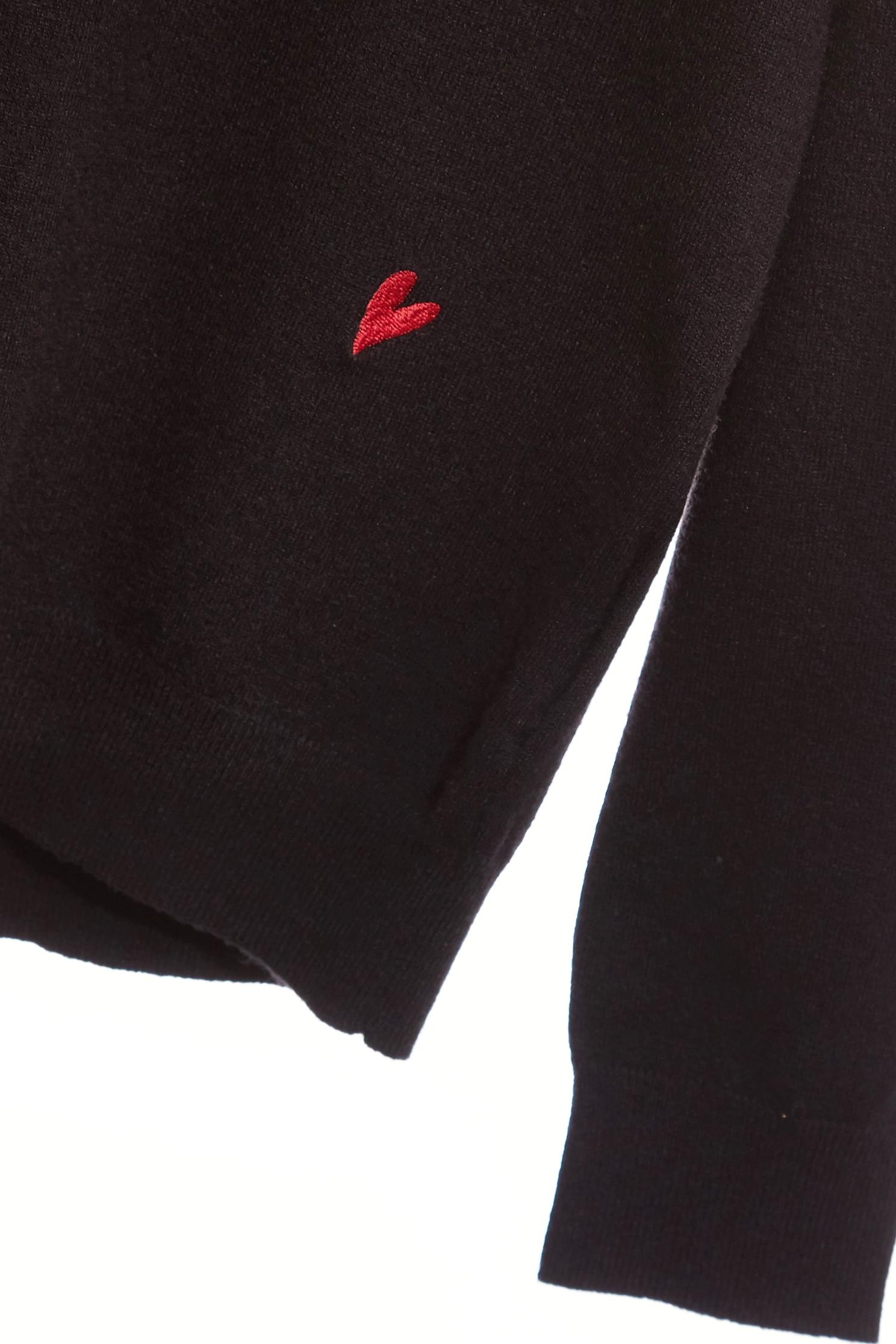 簡約法式基礎針織上衣簡約法式基礎針織上衣,上衣,刺繡,秋冬穿搭,針織,針織衫,黑色上衣