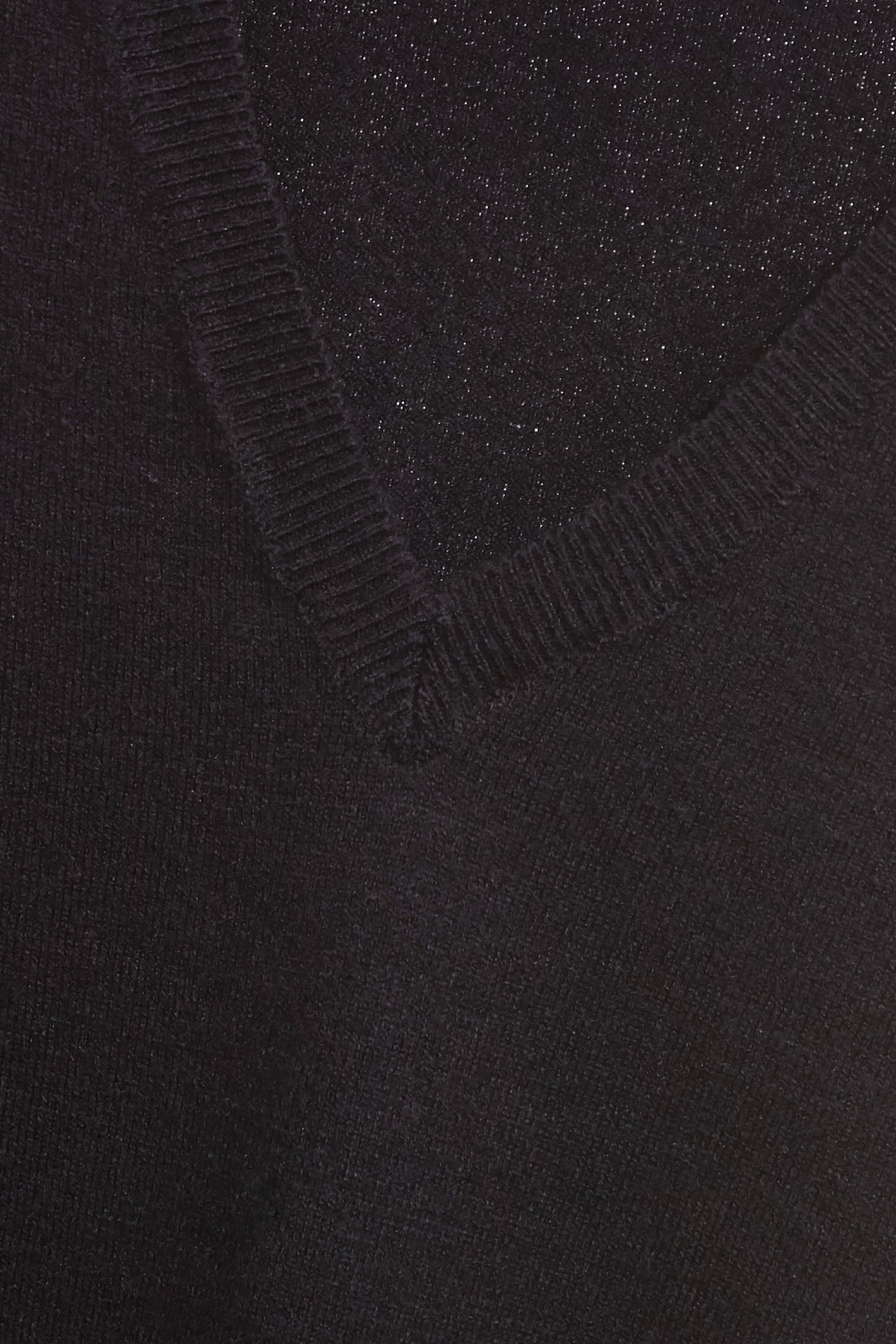 簡約法式基礎針織上衣簡約法式基礎針織上衣,上衣,刺繡,秋冬穿搭,針織,針織衫,黑色上衣