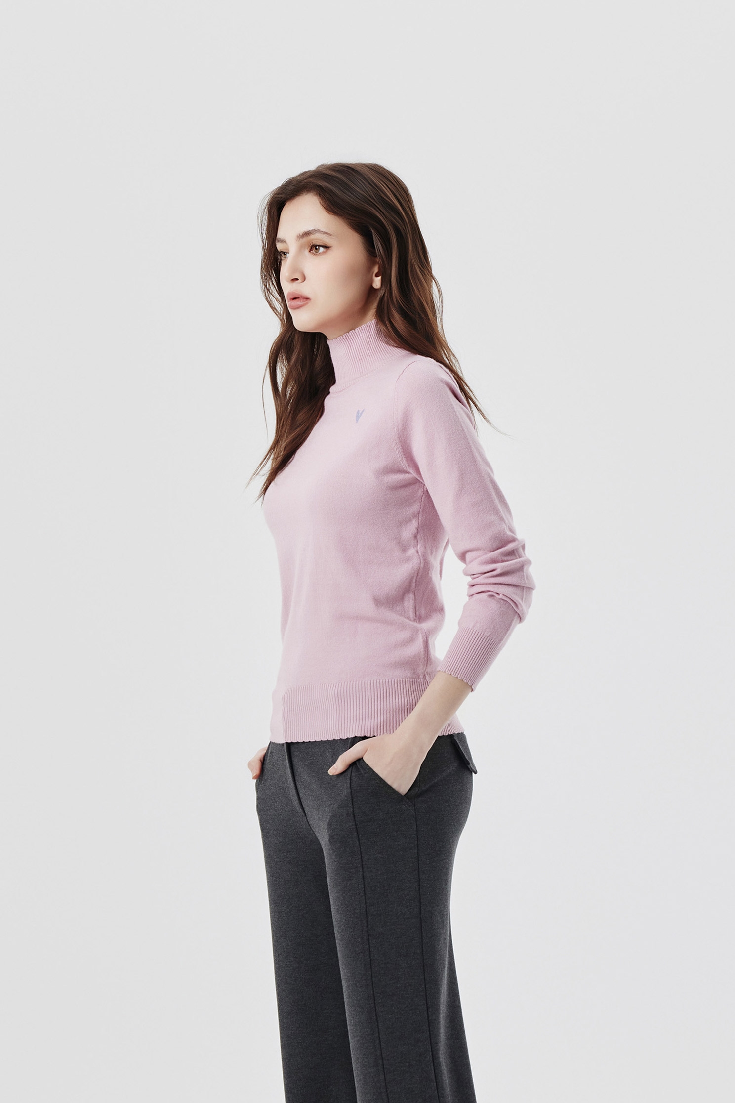 簡約法式立領針織上衣簡約法式立領針織上衣,上衣,刺繡,秋冬穿搭,針織,針織衫,黑色上衣