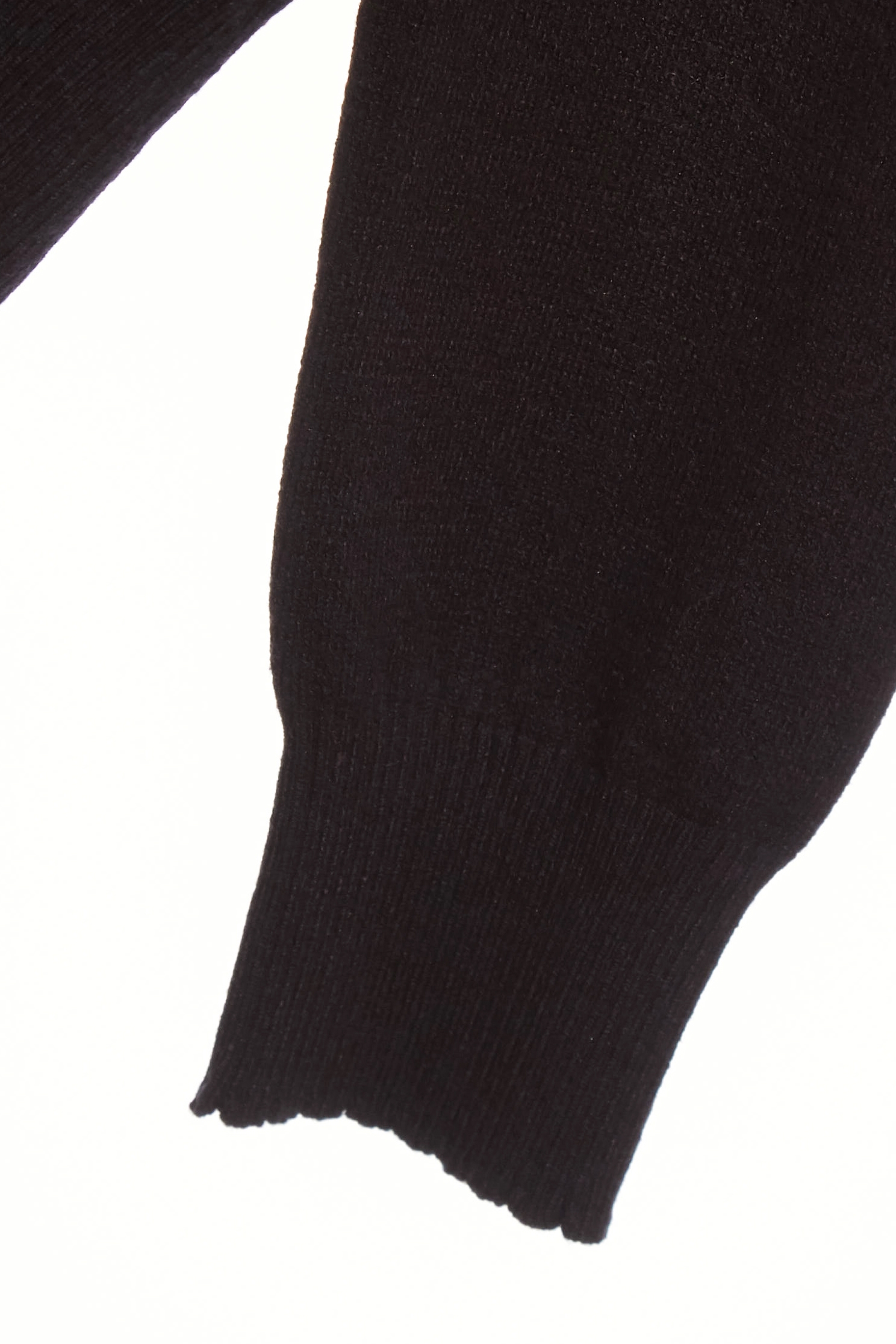 簡約法式立領針織上衣簡約法式立領針織上衣,上衣,刺繡,秋冬穿搭,針織,針織衫,黑色上衣