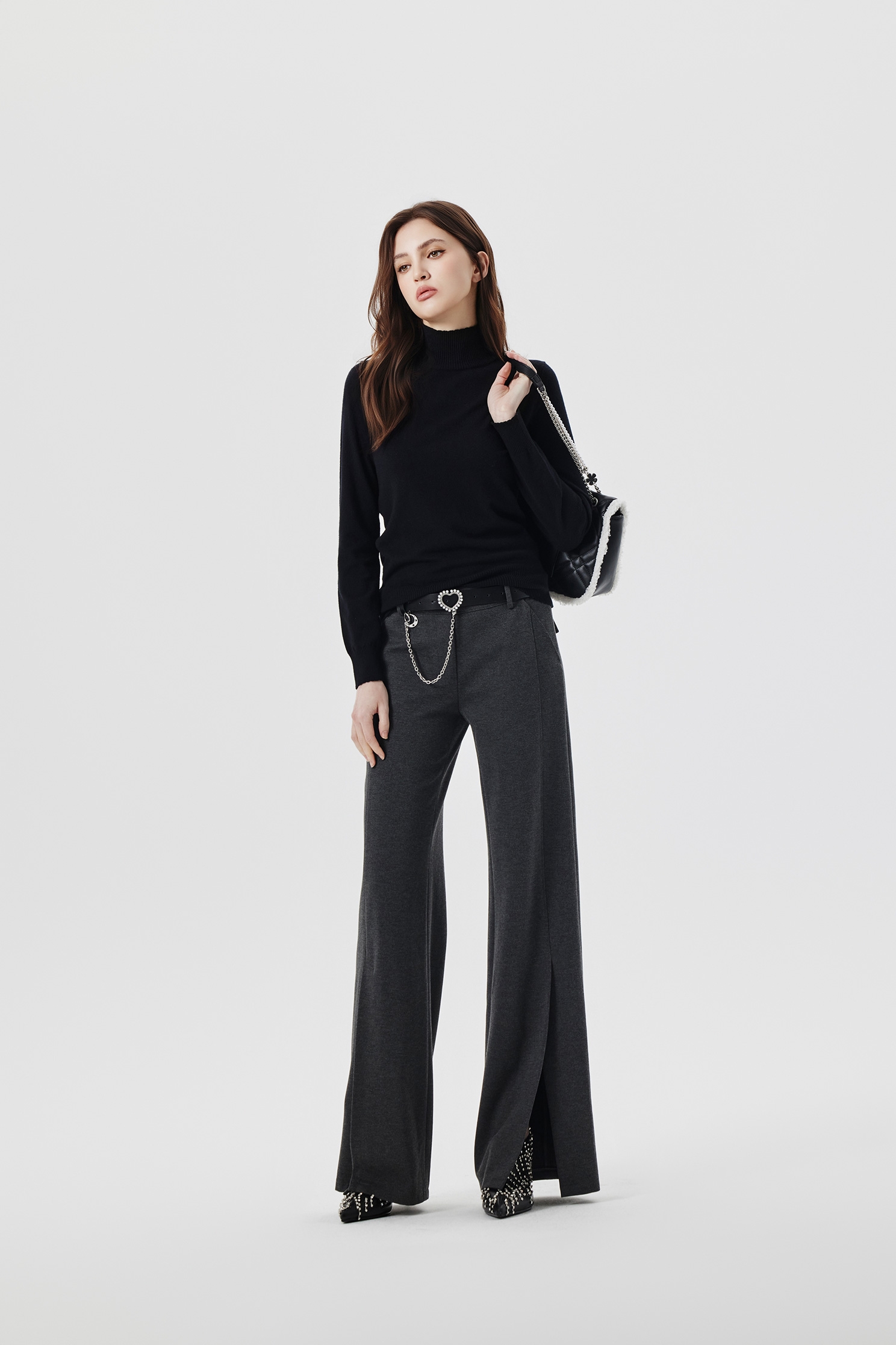 簡約法式立領針織上衣簡約法式立領針織上衣,上衣,刺繡,秋冬穿搭,針織,針織衫,黑色上衣