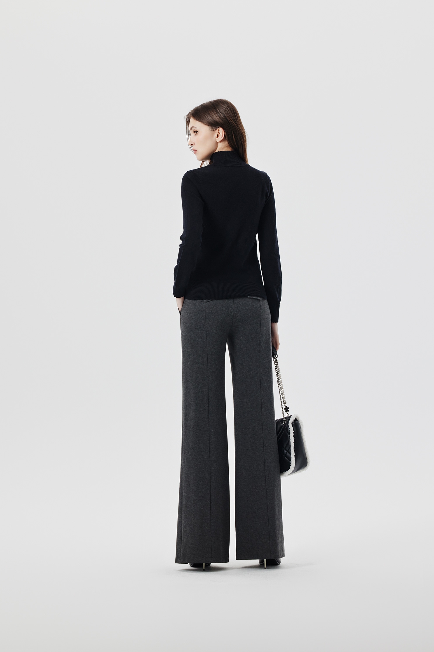 簡約法式立領針織上衣簡約法式立領針織上衣,上衣,刺繡,秋冬穿搭,針織,針織衫,黑色上衣