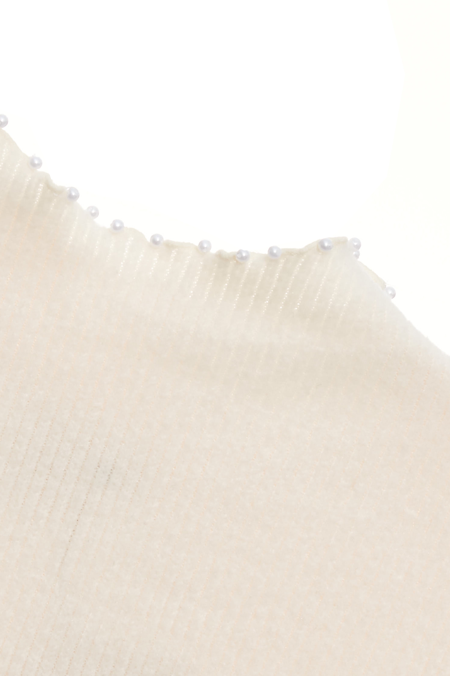 奶白色磨毛單品上衣奶白色磨毛單品上衣,上衣,刺繡,珍珠,白色上衣,秋冬穿搭,簡約穿搭