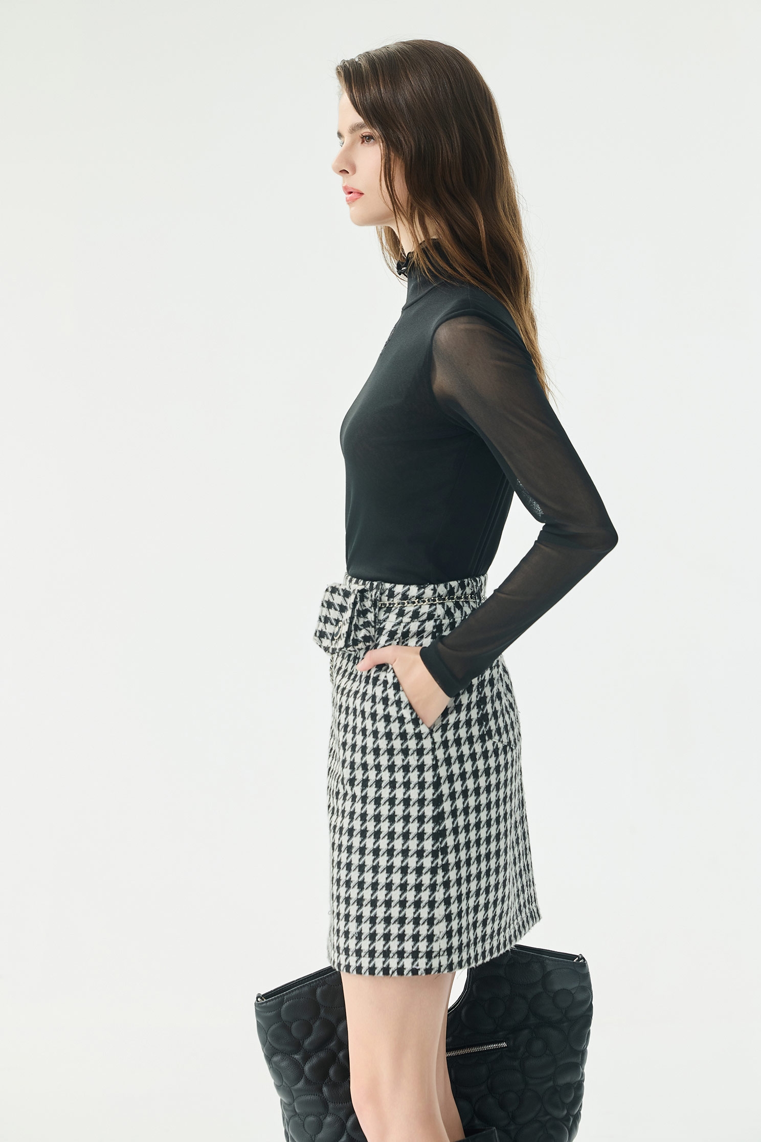 簡約法式羊毛針織上衣簡約法式羊毛針織上衣,上衣,刺繡,秋冬穿搭,針織,黑色上衣