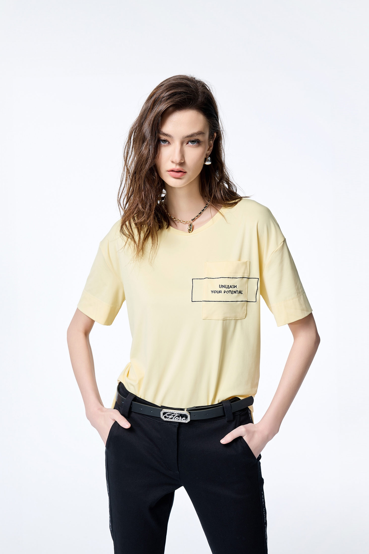 膠原蛋白刺繡T恤上衣膠原蛋白刺繡T恤上衣,T-Shirt,上衣,刺繡,春夏穿搭