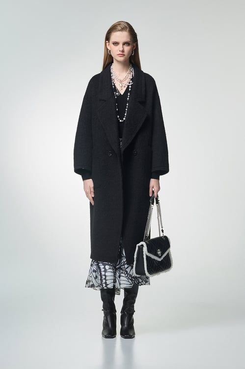 極致黑領片廓型大衣,,極致黑領片廓型大衣,一般外套,人氣商品,外套,小香風,小香風外套,時髦成套搭配,秋冬穿搭,上班OL穿搭,人氣商品,喇叭褲,珍珠,秋冬穿搭,花花世界,蝴蝶結,褲子,人氣商品,秋冬穿搭,約會特輯,花花世界,長裙,人氣商品,外套,時髦成套搭配,牛仔,牛仔外套,秋冬穿搭,約會特輯,蝴蝶結,飾品,上衣,人氣商品,秋冬穿搭,約會特輯,花花世界,針織,針織上衣,針織衫,上衣,人氣商品,珍珠,秋冬穿搭,花花世界,衛衣,人氣商品,外套,秋冬穿搭,約會特輯,花花世界,針織,針織外套,上班OL穿搭,人氣商品,外套,格紋,皮衣,皮革,秋冬穿搭,連帽外套,時髦成套搭配,秋冬穿搭,長裙,一般背心,一般背心馬甲,上班OL穿搭,秋冬穿搭,約會特輯,背心,針織,針織背心,上班OL穿搭,秋冬穿搭,約會特輯,長大衣