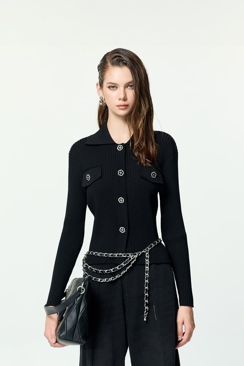 坑條修身花朵釦飾針織外罩,,坑條修身花朵釦飾針織外罩,上衣,人氣商品,珍珠,秋冬穿搭,約會特輯,花花世界,針織,針織上衣,針織衫,上班OL穿搭,上衣,秋冬穿搭,約會特輯,花花世界,人氣商品,時髦成套搭配,秋冬穿搭,網紗,網裙,花花世界,長裙,人氣商品,外套,秋冬穿搭,約會特輯,花花世界,針織,針織外套,一般背心,一般背心馬甲,上班OL穿搭,人氣商品,外套,秋冬穿搭,背心,連帽外套,針織,人氣商品,秋冬穿搭,約會特輯,長大衣,上班OL穿搭,人氣商品,外套,秋冬穿搭,約會特輯,花花世界,針織,針織外套,上班OL穿搭,人氣商品,秋冬穿搭,約會特輯,蝴蝶結,寬褲,秋冬穿搭,褲子,黑色褲子,上衣,秋冬穿搭,荷葉,針織,黑色上衣,一般外套,外套,秋冬穿搭,黑色外套,上衣,秋冬穿搭,黑色上衣,上衣,珍珠,秋冬穿搭,針織,針織衫,黑色上衣,皮革,秋冬穿搭,長裙,黑色裙子,上衣,秋冬穿搭,針織,針織衫,一般洋裝,秋冬穿搭,黑色洋裝,牛仔,牛仔褲,秋冬穿搭,褲子,黑色褲子,一般外套,外套,秋冬穿搭,秋冬穿搭,網紗,長裙,黑色裙子,上衣,內搭上衣,秋冬穿搭,荷葉,黑色上衣,一般外套,外套,秋冬穿搭,針織,針織外套,黑色外套