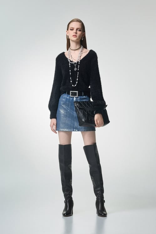 光澤感點點覆膜牛仔裙,,光澤感點點覆膜牛仔裙,丹寧,時髦成套搭配,牛仔,牛仔短裙,牛仔裙,牛仔褲,短裙,秋冬穿搭