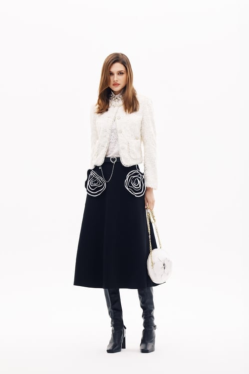 鑲色邊手工繞花中長展裙,,鑲色邊手工繞花中長展裙,一般外套,上班OL穿搭,人氣商品,外套,春夏穿搭,派對特輯,珍珠,黑色外套,上班OL穿搭,春夏穿搭,約會特輯,長裙,黑色裙子