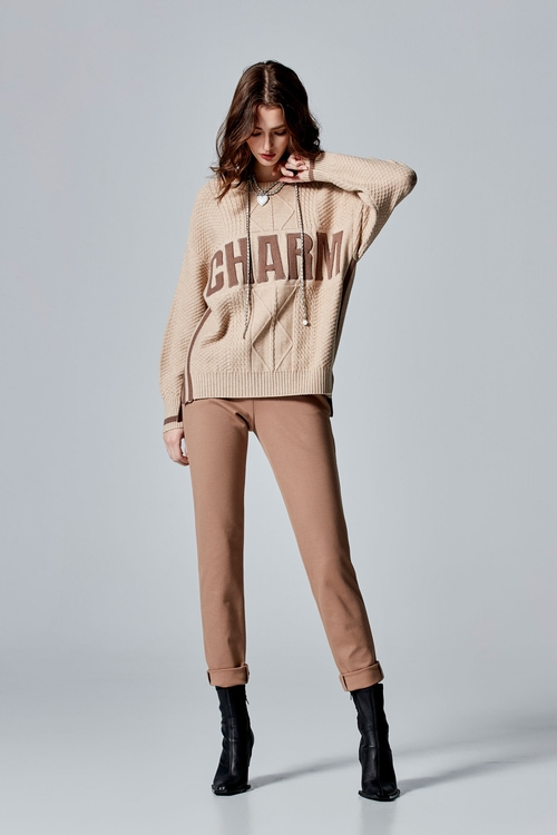 流沙色收腰釦飾貼腿長褲,褲子