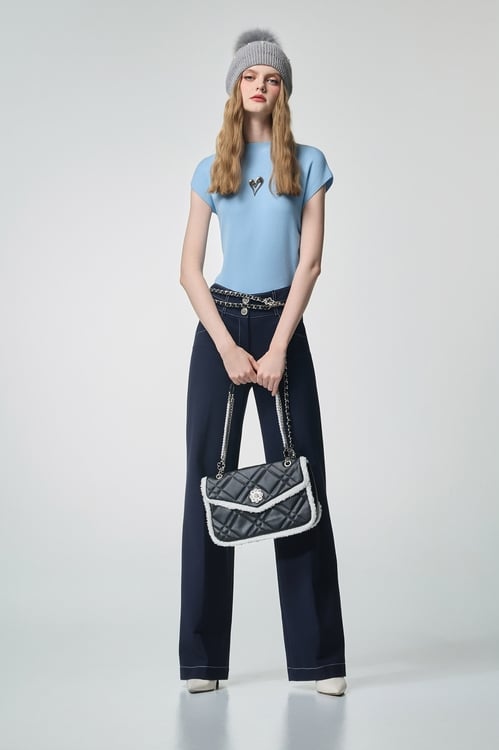 月光石藍無袖針織上衣,,月光石藍無袖針織上衣,上班OL穿搭,外套,秋冬穿搭,約會特輯,蝴蝶結,西裝外套,輕奢度假,輕奢渡假,長大衣,長版外套,時髦成套搭配,短褲,秋冬穿搭,約會特輯,上班OL穿搭,上衣,外套,秋冬穿搭,約會特輯,蝴蝶結,針織,針織上衣,針織外套,上班OL穿搭,上衣,秋冬穿搭,荷葉,襯衫,雪紡,上班OL穿搭,外套,秋冬穿搭,約會特輯,針織,針織外套,一般外套,上班OL穿搭,外套,時髦成套搭配,秋冬穿搭,長袖外套,上班OL穿搭,上衣,珍珠,秋冬穿搭,約會特輯,蕾絲,蕾絲上衣,輕奢度假,輕奢渡假,V領上衣,上班OL穿搭,上衣,格紋,秋冬穿搭,約會特輯,輕奢度假,輕奢渡假,針織,針織上衣,針織衫,上班OL穿搭,上衣,秋冬穿搭,約會特輯,高領上衣,上班OL穿搭,寬褲,秋冬穿搭,約會特輯,褲子,上班OL穿搭,皮革,秋冬穿搭,約會特輯,長裙,上班OL穿搭,上衣,秋冬穿搭,約會特輯,針織,針織上衣,針織衫,上班OL穿搭,上衣,秋冬穿搭,約會特輯,蕾絲,蕾絲上衣,針織,針織上衣,針織衫,A字裙,上班OL穿搭,時髦成套搭配,秋冬穿搭,長裙,上衣,小香風,帽T,時髦成套搭配,秋冬穿搭,約會特輯,T恤,上班OL穿搭,上衣,秋冬穿搭,約會特輯,蕾絲,蕾絲上衣,一般洋裝,秋冬穿搭,約會特輯,V領上衣,上班OL穿搭,上衣,秋冬穿搭,約會特輯,輕奢度假,輕奢渡假,針織,針織上衣,針織衫,上班OL穿搭,喇叭褲,牛仔,牛仔褲,秋冬穿搭,約會特輯,褲子,一般背心,一般背心馬甲,上衣,秋冬穿搭,約會特輯,針織,針織上衣