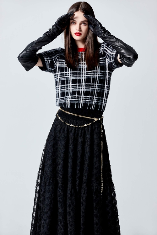 紅邊經典格紋短袖針織上衣,