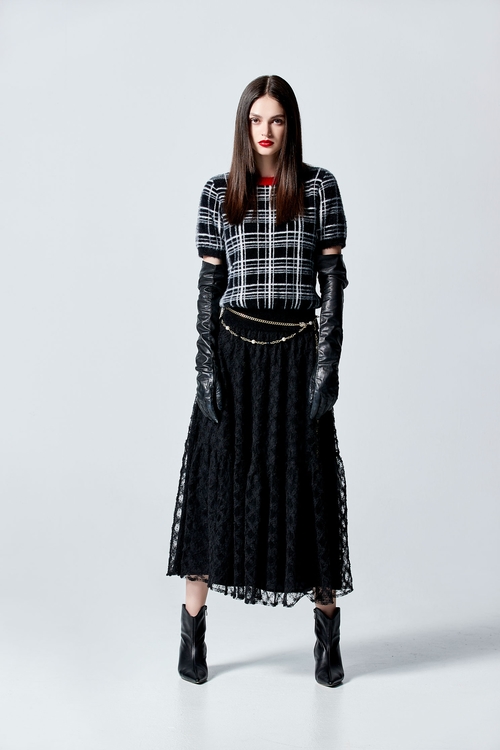 紅邊經典格紋短袖針織上衣,