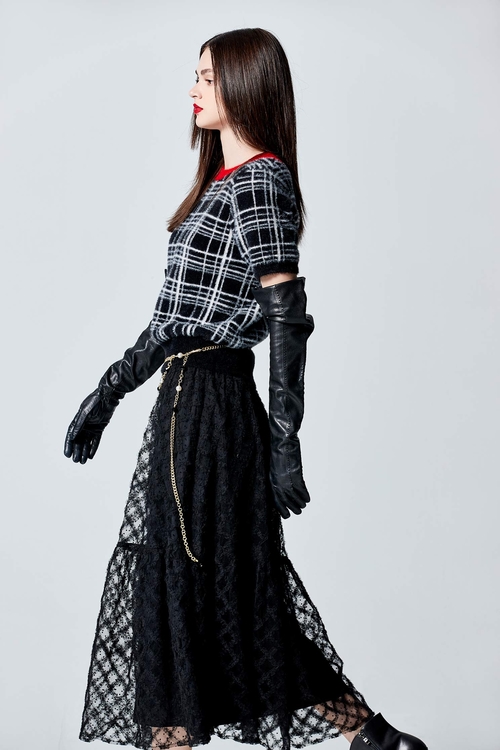 紅邊經典格紋短袖針織上衣,