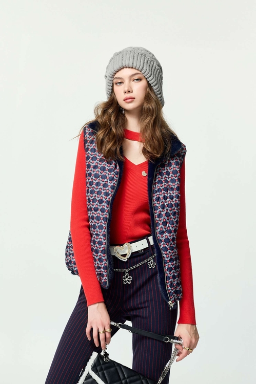 光輝紅挖領針織上衣,,光輝紅挖領針織上衣,上衣,人氣商品,外套,小香風,小香風外套,秋冬穿搭,約會特輯,蝴蝶結,針織,針織外套,上班OL穿搭,人氣商品,秋冬穿搭,約會特輯,花花世界,長大衣,上衣,人氣商品,秋冬穿搭,約會特輯,花花世界,上衣,短袖上衣,秋冬穿搭,約會特輯,花花世界,A字裙,上班OL穿搭,秋冬穿搭,長裙,春夏穿搭,短裙,蝴蝶結,一般背心,一般背心馬甲,上衣,春夏穿搭,時髦成套搭配,背心,輕奢度假,輕奢渡假,一般背心,一般背心馬甲,上班OL穿搭,上衣,人氣商品,春夏穿搭,無袖上衣,無袖背心,背心,春夏穿搭,時髦成套搭配,短裙,短褲,輕奢度假,輕奢渡假,春夏穿搭,珍珠,褲子,褲裙,U領上衣,上衣,春夏穿搭,約會特輯,蝴蝶結,春夏穿搭,短褲,約會特輯,褲裙,秋冬穿搭,窄裙,針織,開運紅,秋冬穿搭,窄管褲,褲子,西裝褲,開運紅,上衣,派對特輯,秋冬穿搭,開運紅,小禮服,洋裝特輯,秋冬穿搭,針織,針織洋裝,長袖洋裝,開運紅,春夏穿搭,派對特輯,短裙,輕奢度假,輕奢渡假,上衣,春夏穿搭,珍珠,輕奢度假,輕奢渡假,針織