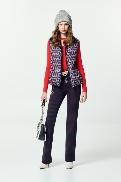 光輝紅挖領針織上衣,,光輝紅挖領針織上衣,上衣,人氣商品,外套,小香風,小香風外套,秋冬穿搭,約會特輯,蝴蝶結,針織,針織外套,上班OL穿搭,人氣商品,秋冬穿搭,約會特輯,花花世界,長大衣,上衣,人氣商品,秋冬穿搭,約會特輯,花花世界,上衣,短袖上衣,秋冬穿搭,約會特輯,花花世界,A字裙,上班OL穿搭,秋冬穿搭,長裙,春夏穿搭,短裙,蝴蝶結,一般背心,一般背心馬甲,上衣,春夏穿搭,時髦成套搭配,背心,輕奢度假,輕奢渡假,一般背心,一般背心馬甲,上班OL穿搭,上衣,人氣商品,春夏穿搭,無袖上衣,無袖背心,背心,春夏穿搭,時髦成套搭配,短裙,短褲,輕奢度假,輕奢渡假,春夏穿搭,珍珠,褲子,褲裙,U領上衣,上衣,春夏穿搭,約會特輯,蝴蝶結,春夏穿搭,短褲,約會特輯,褲裙,秋冬穿搭,窄裙,針織,開運紅,秋冬穿搭,窄管褲,褲子,西裝褲,開運紅,上衣,派對特輯,秋冬穿搭,開運紅,小禮服,洋裝特輯,秋冬穿搭,針織,針織洋裝,長袖洋裝,開運紅,春夏穿搭,派對特輯,短裙,輕奢度假,輕奢渡假,上衣,春夏穿搭,珍珠,輕奢度假,輕奢渡假,針織