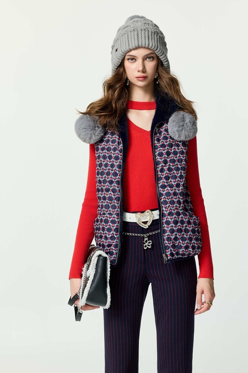 光輝紅挖領針織上衣,,光輝紅挖領針織上衣,上衣,人氣商品,外套,小香風,小香風外套,秋冬穿搭,約會特輯,蝴蝶結,針織,針織外套,上班OL穿搭,人氣商品,秋冬穿搭,約會特輯,花花世界,長大衣,上衣,人氣商品,秋冬穿搭,約會特輯,花花世界,上衣,短袖上衣,秋冬穿搭,約會特輯,花花世界,A字裙,上班OL穿搭,秋冬穿搭,長裙,春夏穿搭,短裙,蝴蝶結,一般背心,一般背心馬甲,上衣,春夏穿搭,時髦成套搭配,背心,輕奢度假,輕奢渡假,一般背心,一般背心馬甲,上班OL穿搭,上衣,人氣商品,春夏穿搭,無袖上衣,無袖背心,背心,春夏穿搭,時髦成套搭配,短裙,短褲,輕奢度假,輕奢渡假,春夏穿搭,珍珠,褲子,褲裙,U領上衣,上衣,春夏穿搭,約會特輯,蝴蝶結,春夏穿搭,短褲,約會特輯,褲裙,秋冬穿搭,窄裙,針織,開運紅,秋冬穿搭,窄管褲,褲子,西裝褲,開運紅,上衣,派對特輯,秋冬穿搭,開運紅,小禮服,洋裝特輯,秋冬穿搭,針織,針織洋裝,長袖洋裝,開運紅,春夏穿搭,派對特輯,短裙,輕奢度假,輕奢渡假,上衣,春夏穿搭,珍珠,輕奢度假,輕奢渡假,針織