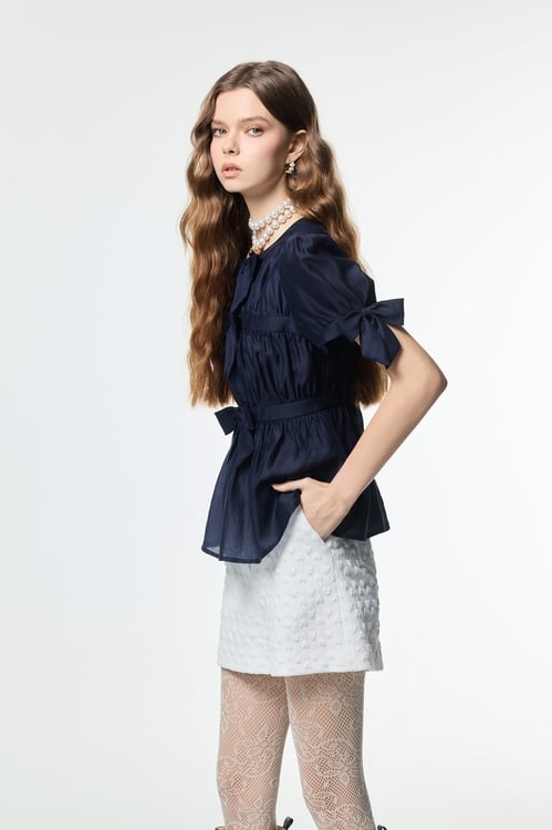 綴蝴蝶結造型單品上衣,上班OL穿搭