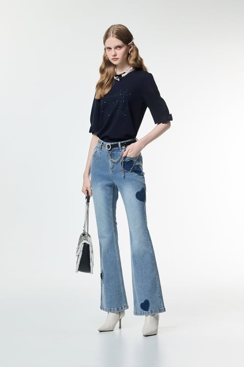 綴蝴蝶結袖Ｔ恤上衣,繡花,刺繡