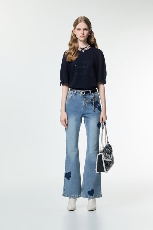 綴蝴蝶結袖Ｔ恤上衣,繡花,刺繡