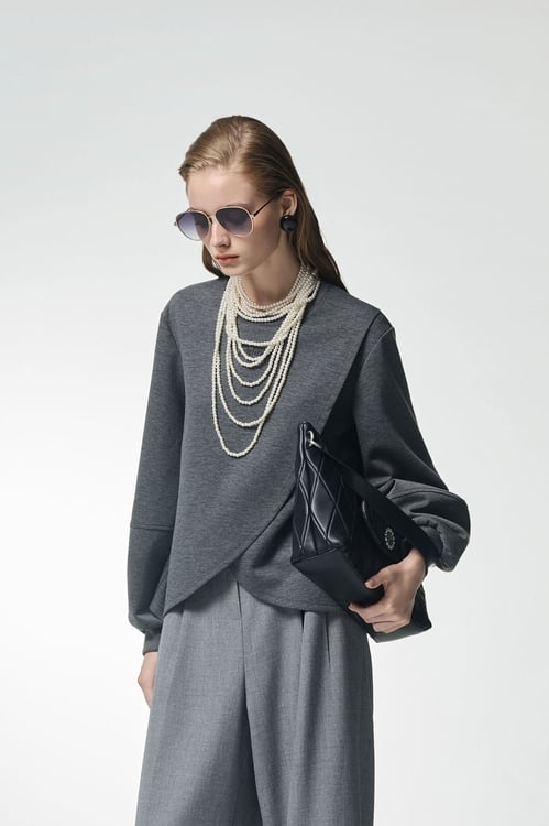 單字平衡刺繡上衣,上衣