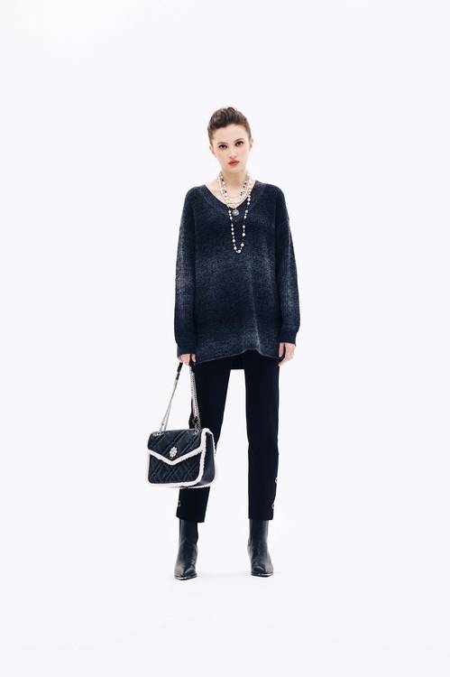 安靜灰漸層針織上衣,上衣