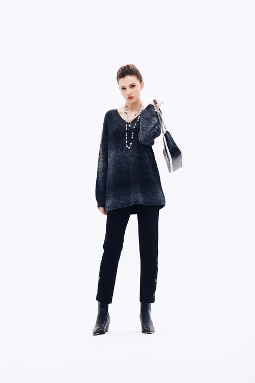 安靜灰漸層針織上衣,上衣