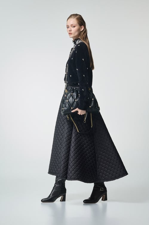 珍珠釘飾仿貂毛針織單品,上衣