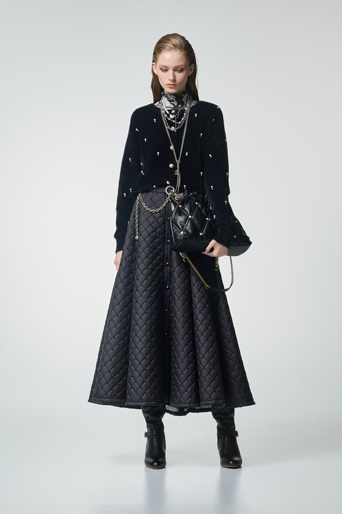 珍珠釘飾仿貂毛針織單品,上衣