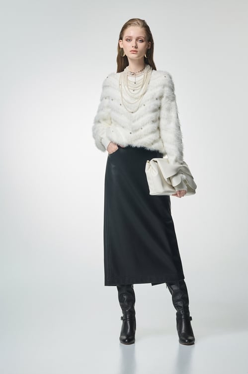 奶油白釘鑽飾仿貂毛針織單品,上衣