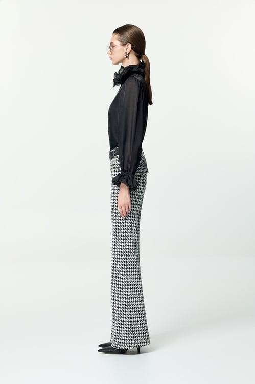 光澤類烏干荷葉領襯衫單品,,光澤類烏干荷葉領襯衫單品,上衣,人氣商品,珍珠,秋冬穿搭,約會特輯,花花世界,針織,針織上衣,針織衫,上班OL穿搭,上衣,秋冬穿搭,約會特輯,花花世界,人氣商品,時髦成套搭配,秋冬穿搭,網紗,網裙,花花世界,長裙,人氣商品,外套,秋冬穿搭,約會特輯,花花世界,針織,針織外套,一般背心,一般背心馬甲,上班OL穿搭,人氣商品,外套,秋冬穿搭,背心,連帽外套,針織,人氣商品,秋冬穿搭,約會特輯,長大衣,上班OL穿搭,人氣商品,外套,秋冬穿搭,約會特輯,花花世界,針織,針織外套,上班OL穿搭,人氣商品,秋冬穿搭,約會特輯,蝴蝶結,寬褲,秋冬穿搭,褲子,黑色褲子,上衣,秋冬穿搭,荷葉,針織,黑色上衣,一般外套,外套,秋冬穿搭,黑色外套,上衣,秋冬穿搭,黑色上衣,上衣,珍珠,秋冬穿搭,針織,針織衫,黑色上衣,皮革,秋冬穿搭,長裙,黑色裙子,上衣,秋冬穿搭,針織,針織衫,一般洋裝,秋冬穿搭,黑色洋裝,牛仔,牛仔褲,秋冬穿搭,褲子,黑色褲子,一般外套,外套,秋冬穿搭,秋冬穿搭,網紗,長裙,黑色裙子,上衣,內搭上衣,秋冬穿搭,荷葉,黑色上衣