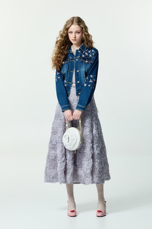 花卉刺繡經典牛仔外套,上班OL穿搭