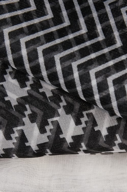 優雅黑白織紋絲巾,,優雅黑白織紋絲巾,秋冬穿搭,針織,皮帶,皮革,秋冬穿搭,秋冬穿搭,秋冬穿搭