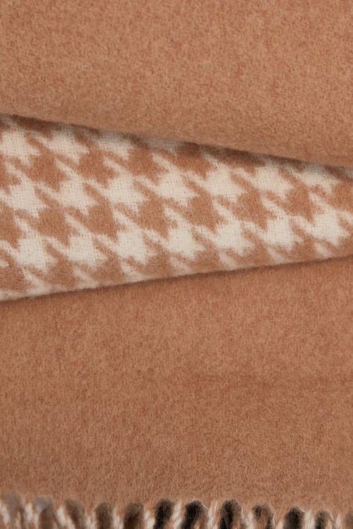 經典千鳥純羊毛圍巾,,經典千鳥純羊毛圍巾,秋冬穿搭,秋冬穿搭,波點,秋冬穿搭,圍巾,秋冬穿搭,針織,圍巾,秋冬穿搭,針織