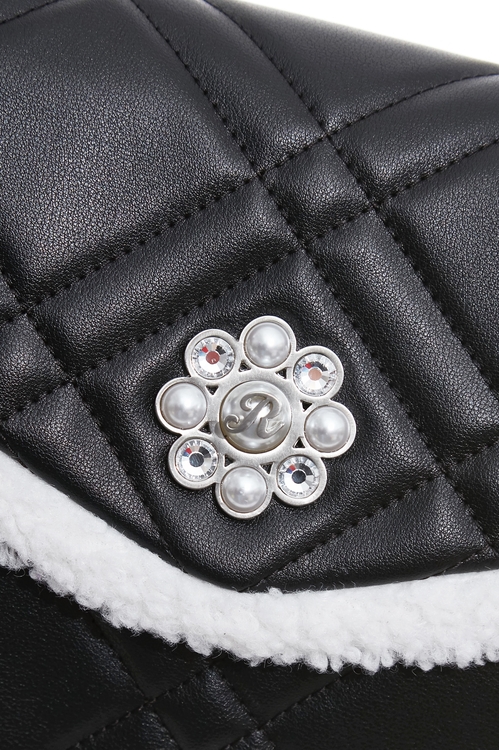 經典菱格毛邊多用側背包,,經典菱格毛邊多用側背包,側背包,春夏穿搭,珍珠,皮革