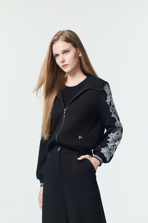 綴蕾絲休閒風外套,,綴蕾絲休閒風外套,一般外套,刺繡,外套,秋冬穿搭,蕾絲,黑色外套,一般外套,刺繡,外套,秋冬穿搭,蕾絲,黑色外套