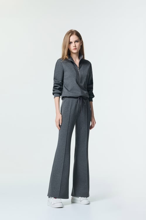 休閒風喇叭長褲,,粉紅雪糕色喇叭褲,刺繡,喇叭褲,秋冬穿搭,褲子,刺繡,喇叭褲,秋冬穿搭,褲子